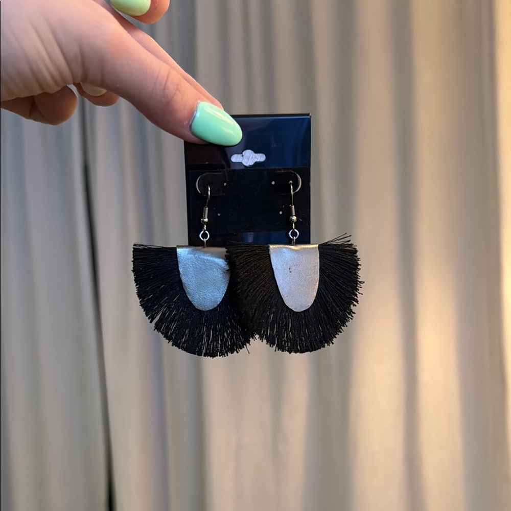 NWT Dry Goods Elegant Black and Silver Fringe Earrings!